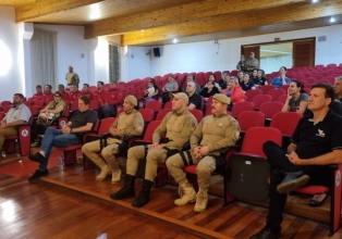 Prefeito em exercício se reúne com o comando da Polícia Militar em Treze Tílias