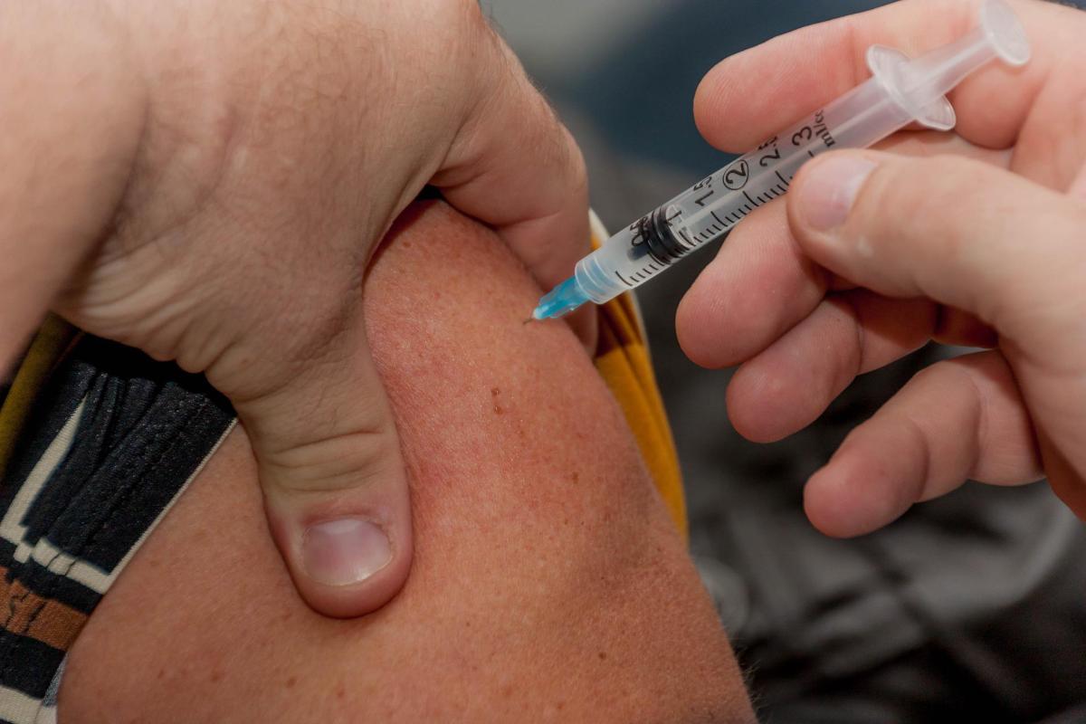 Nova vacina contra Covid-19 já é aplicada nas salas de vacinação