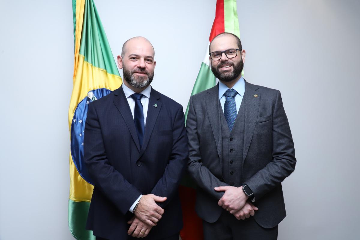 Reitor da Unoesc é recebido por parlamentares em Brasília
