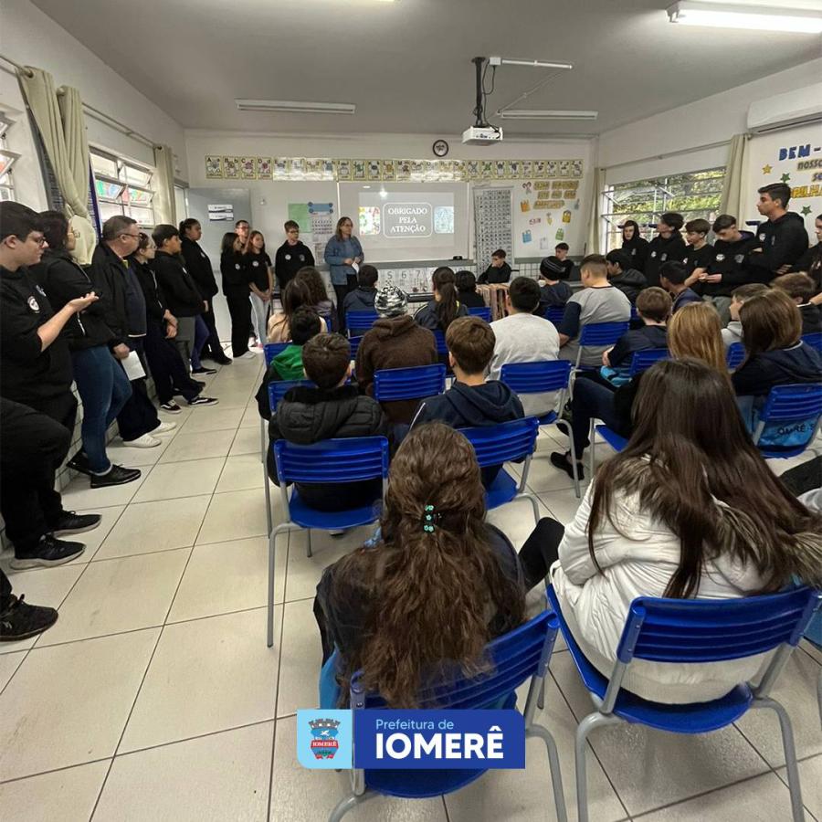Alunos das escolas de Iomerê participam da gincana "Recicla Iomerê"